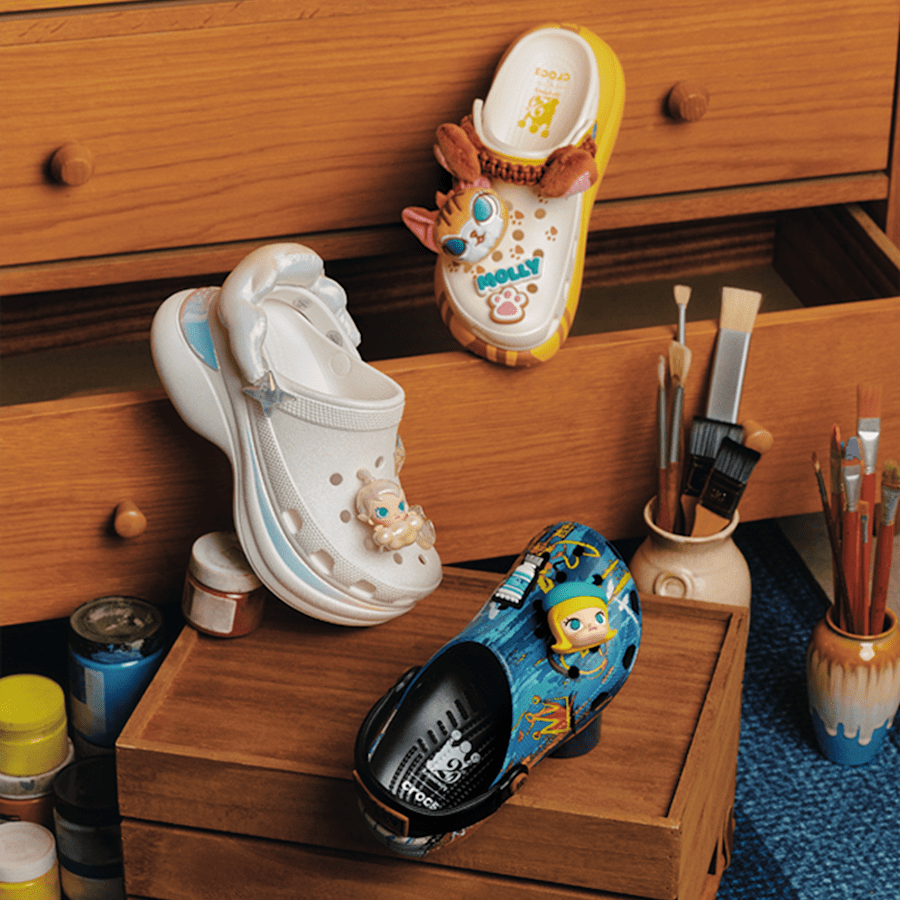 POP MART MOLLY Classic Clog - US 9426