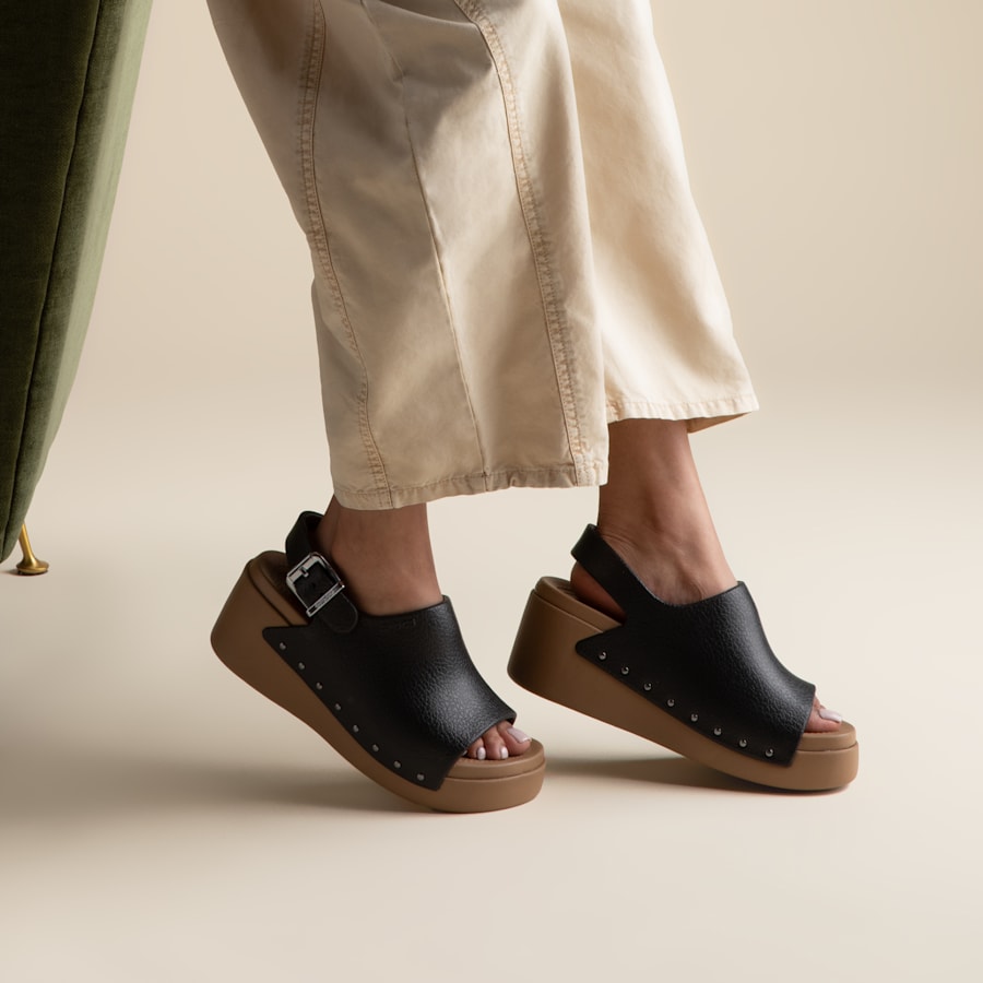 Dylan Studded Platform Slide - US 6116